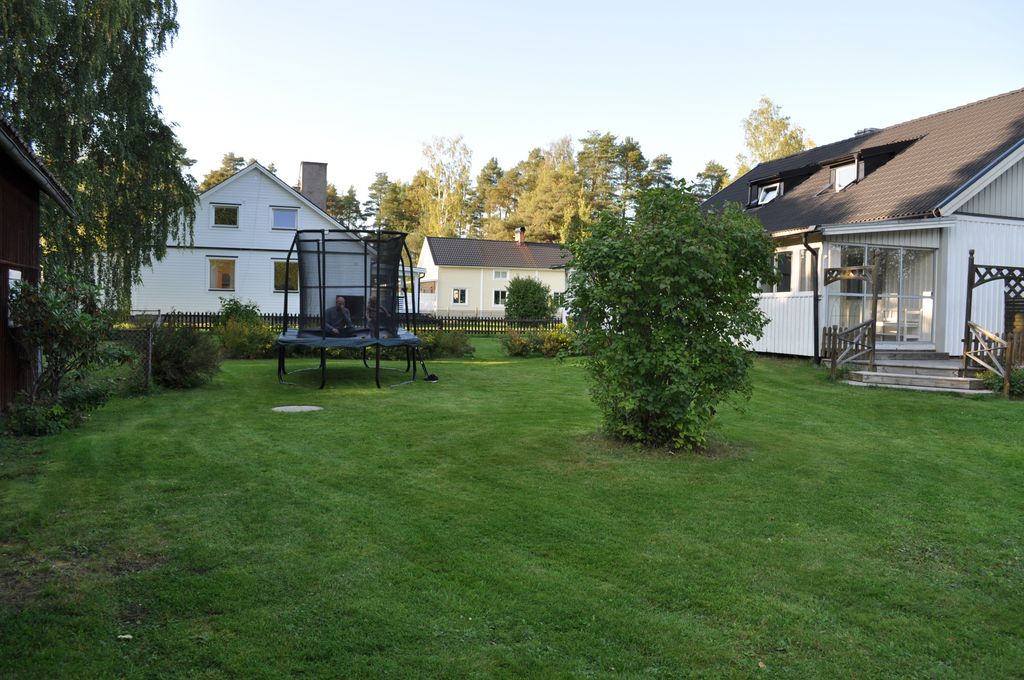 Pitch & Food Forest in einem bezaubernden schwedischen Dorf