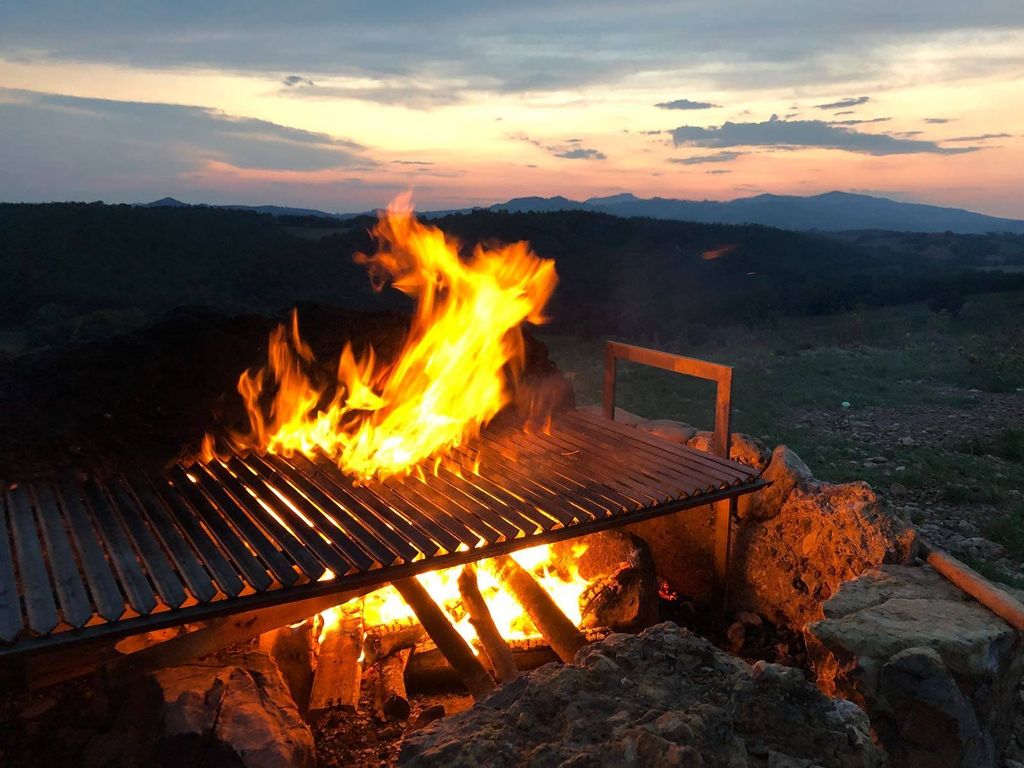 Geräumige geodätische Kuppel mit Blick auf die Maremma