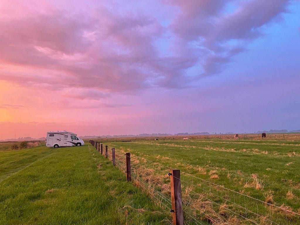 El idílico entorno rural de Tetenbüll: un prado con vistas panorámicas