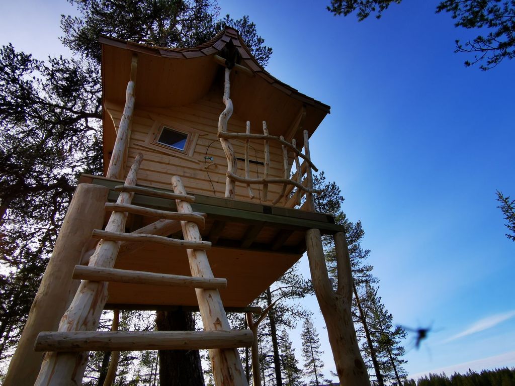 Baumhaus "Resting Raven" - urig und naturnah 