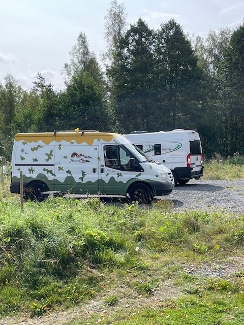 Campeggio in riva al lago: tranquillità nel bosco e sauna privata