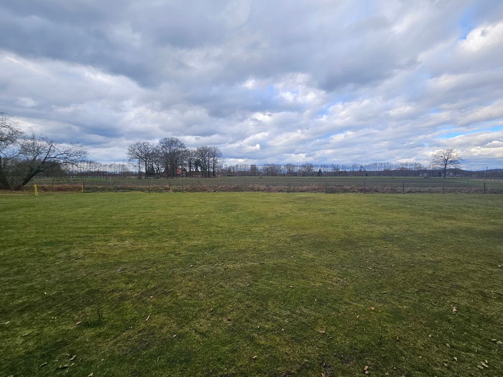 Ruhiger Stellplatz auf altem Bauernhof