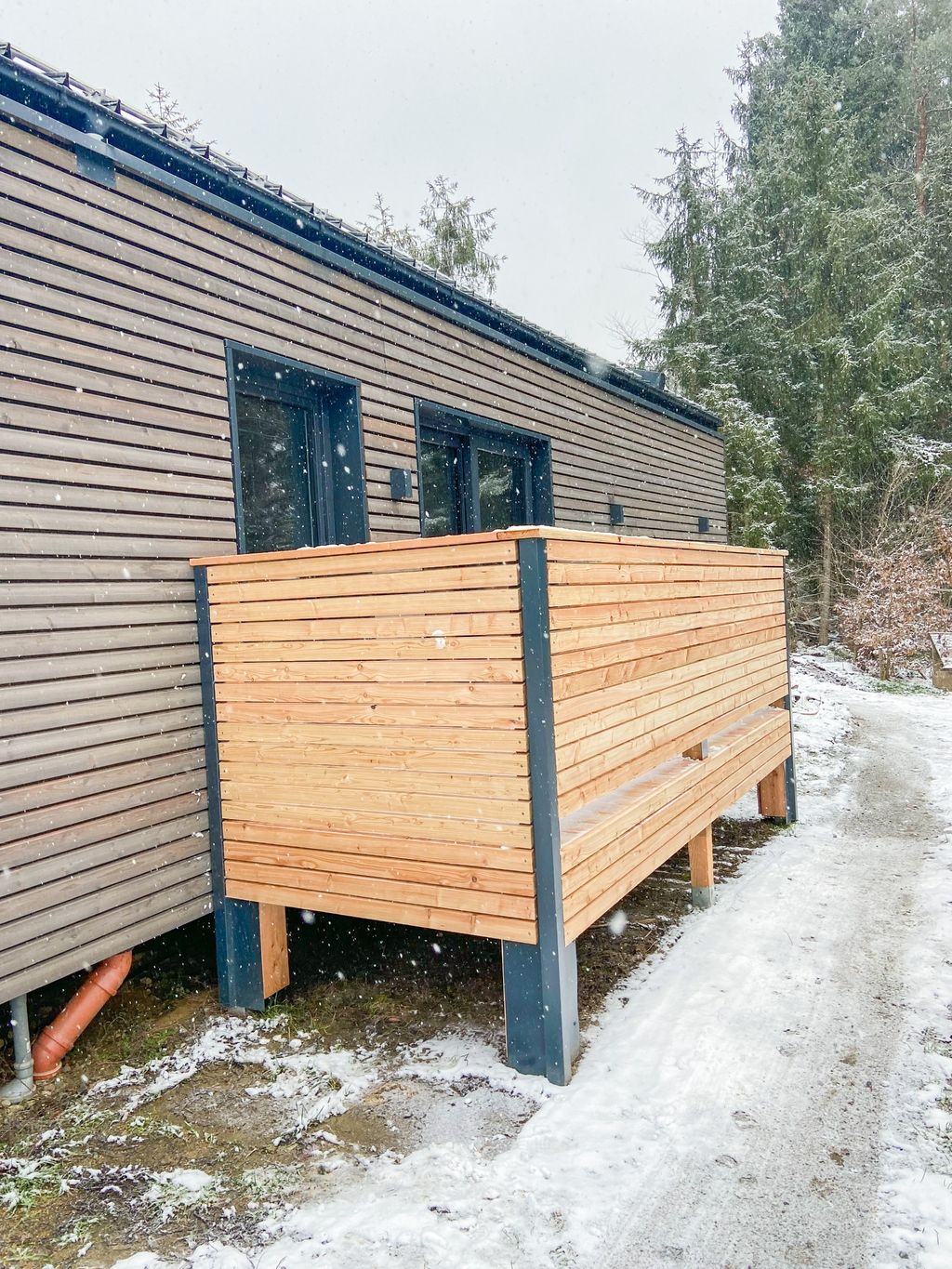 Trailer Cabin Bertha- TinyHabiter à la lisière d'une forêt & d'un lac