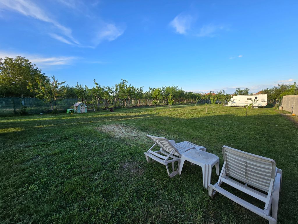profiter de la Roumanie sur un petit camping à Busiasch