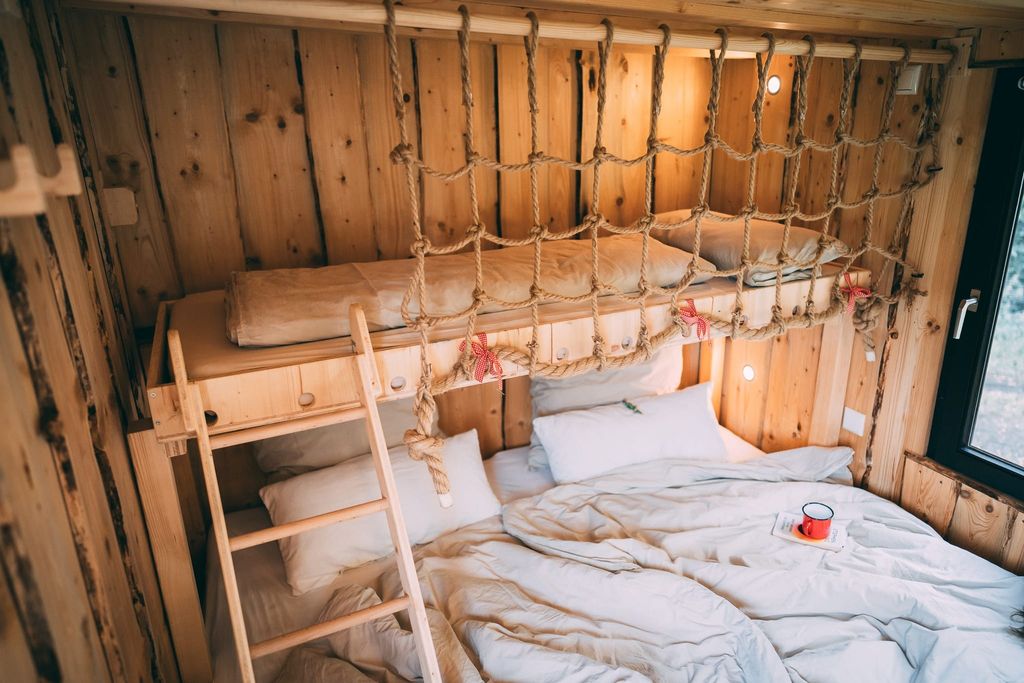 Der Off-Grid Schäferwagen am Fluss