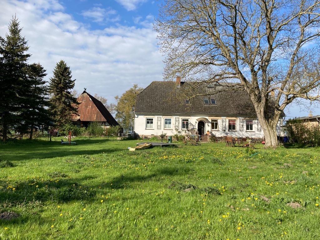 Kleiner Hof in Alleinlage in der Nähe von Rostock