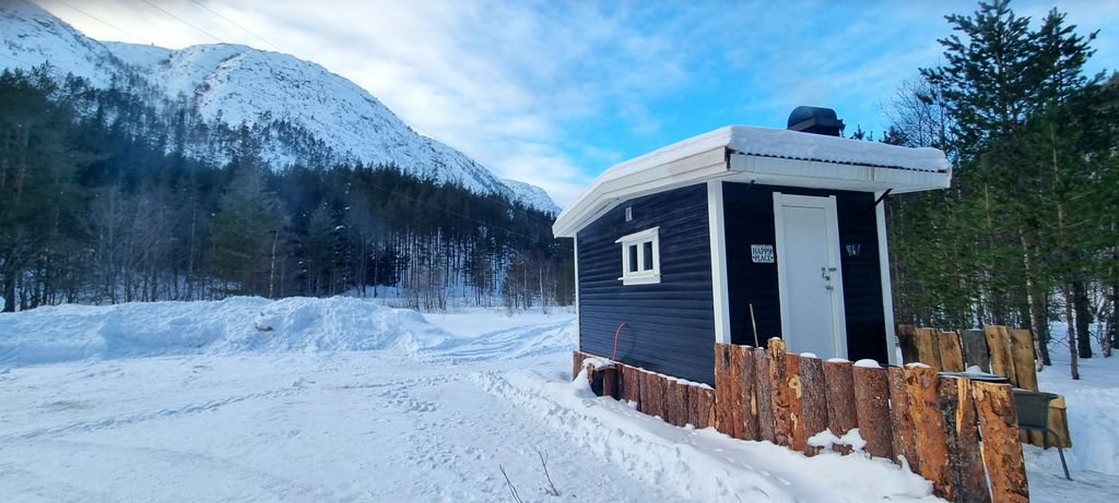 Capanna per gli amanti della natura. Stufa a legna, sauna