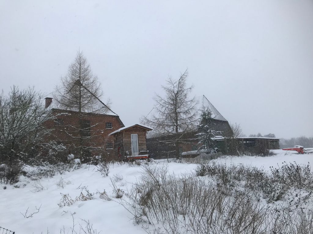 Camping à la ferme entre ruisseau et prairies