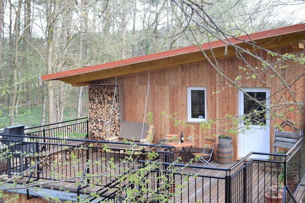 Nachhaltiges Loft mit Dachterrrasse im Wald