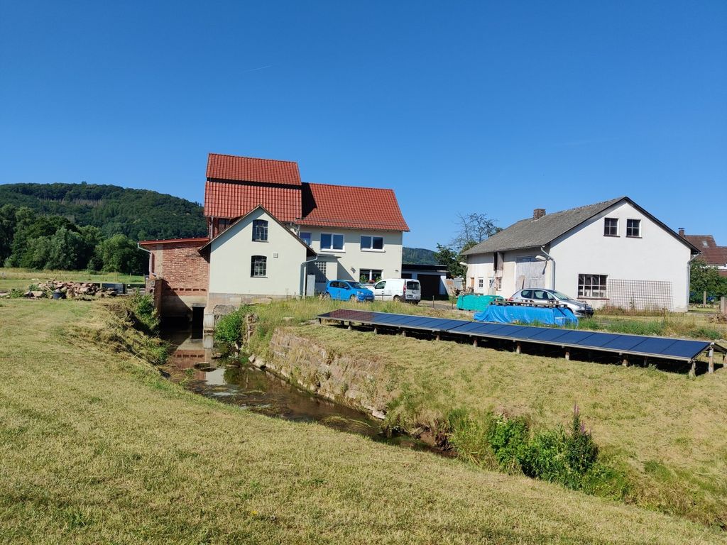 Camping au moulin à eau sur le ruisseau