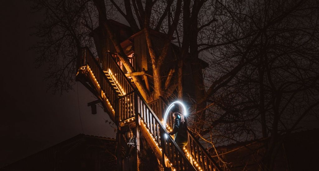 Traumhaftes Baumhaus in ländlicher Lage 