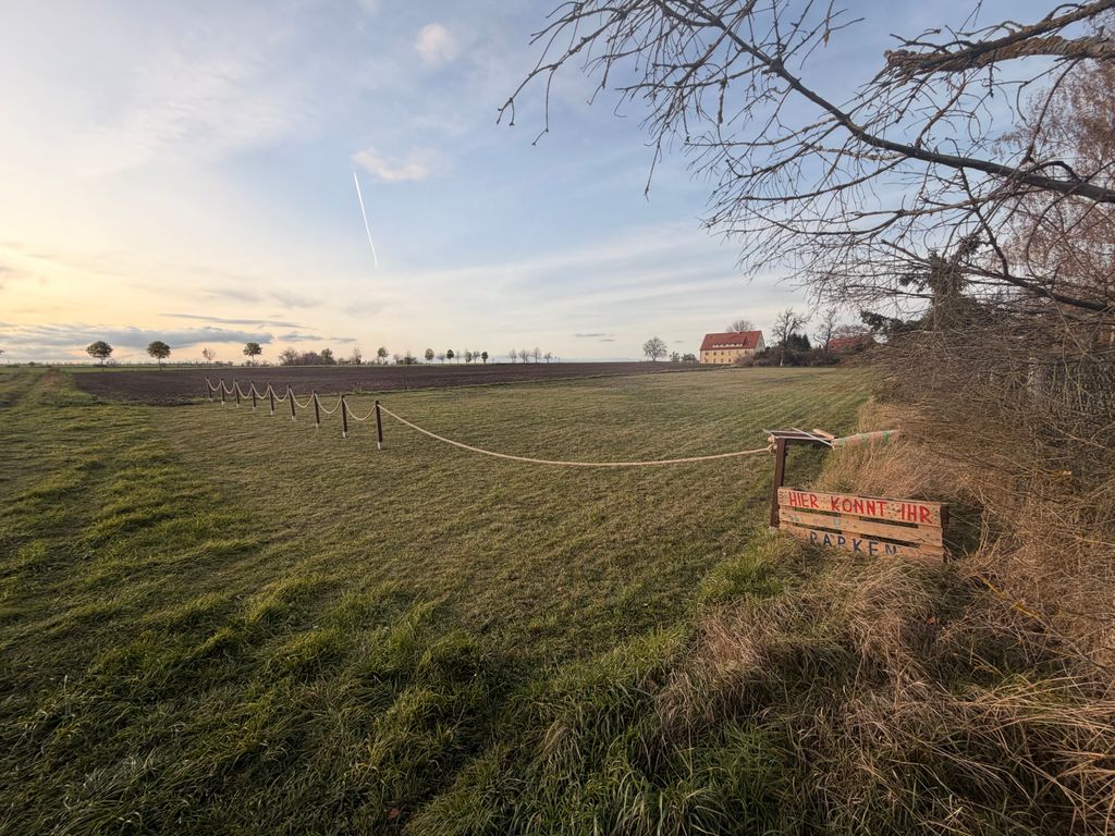 Piazzola circondata da ampi campi