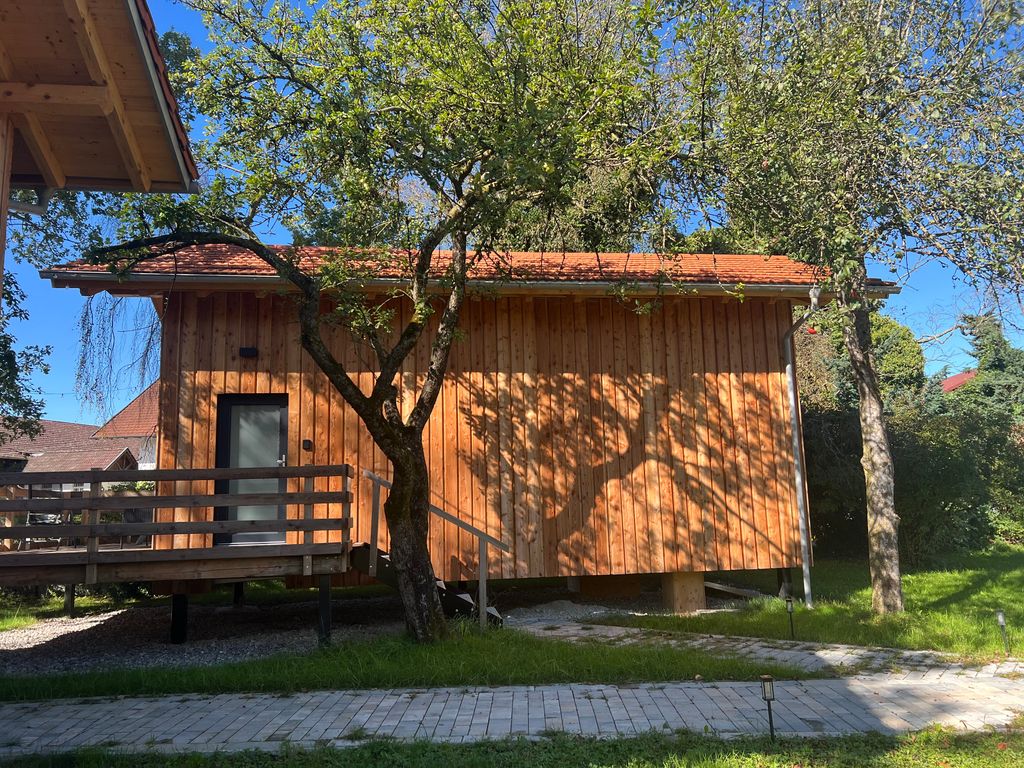Tiny Houses mit Blick auf den Bach im Allgäu
