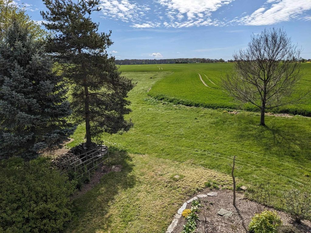 Ruhige Fernblick - Wiese am Feldrand für Zelte