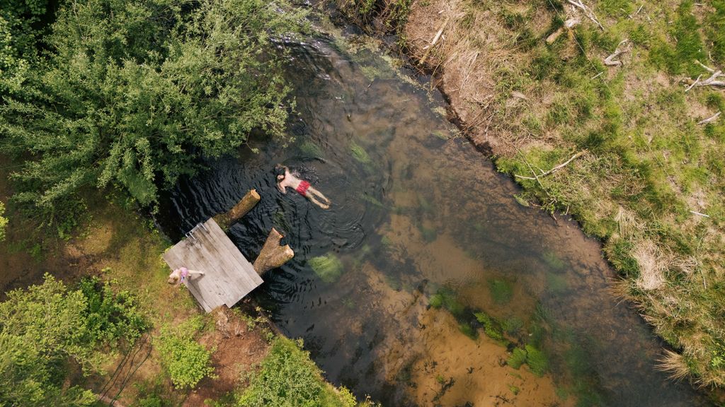 Campeggio in riva al torrente con vasca idromassaggio e sauna