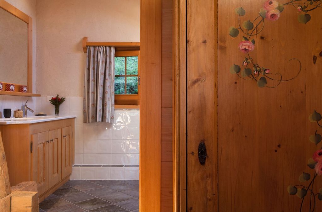 Chalet aislado en los Alpes suizos