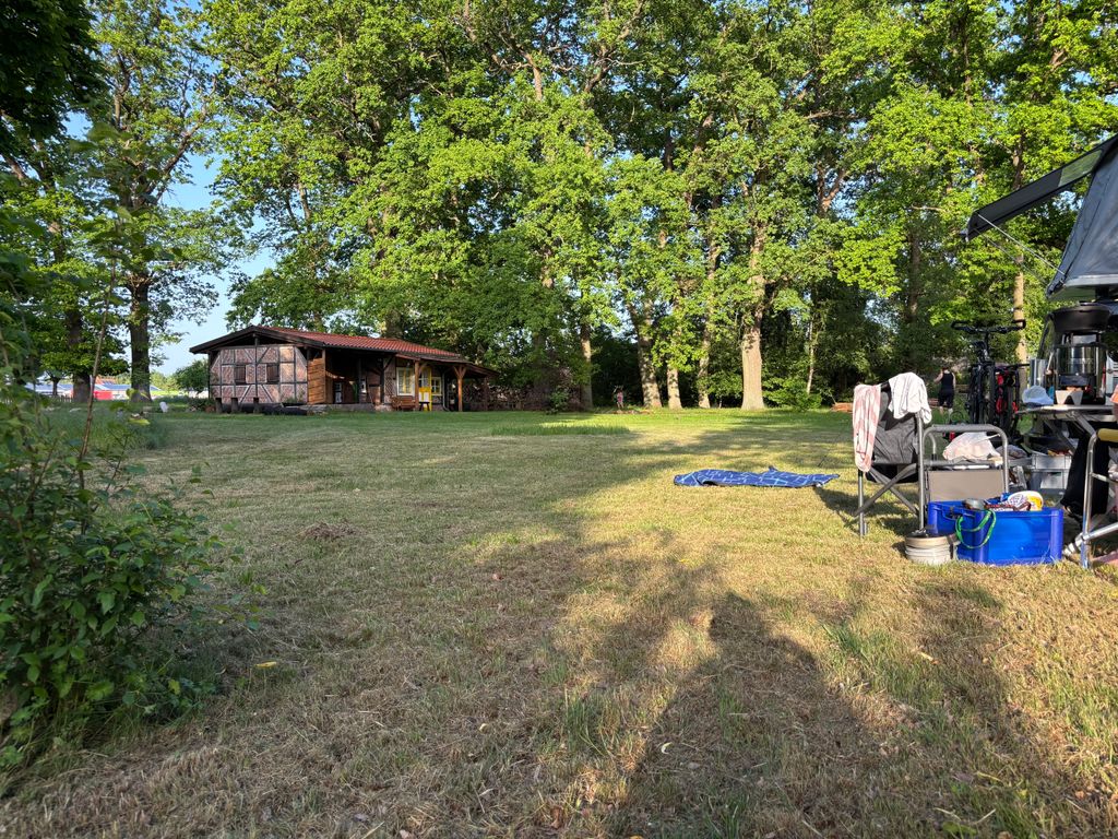 Ferme isolée dans le Wendland : emplacement avec remise privée