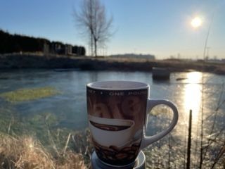 Wiese mit wundervollem Ausblick und Schwimmteich