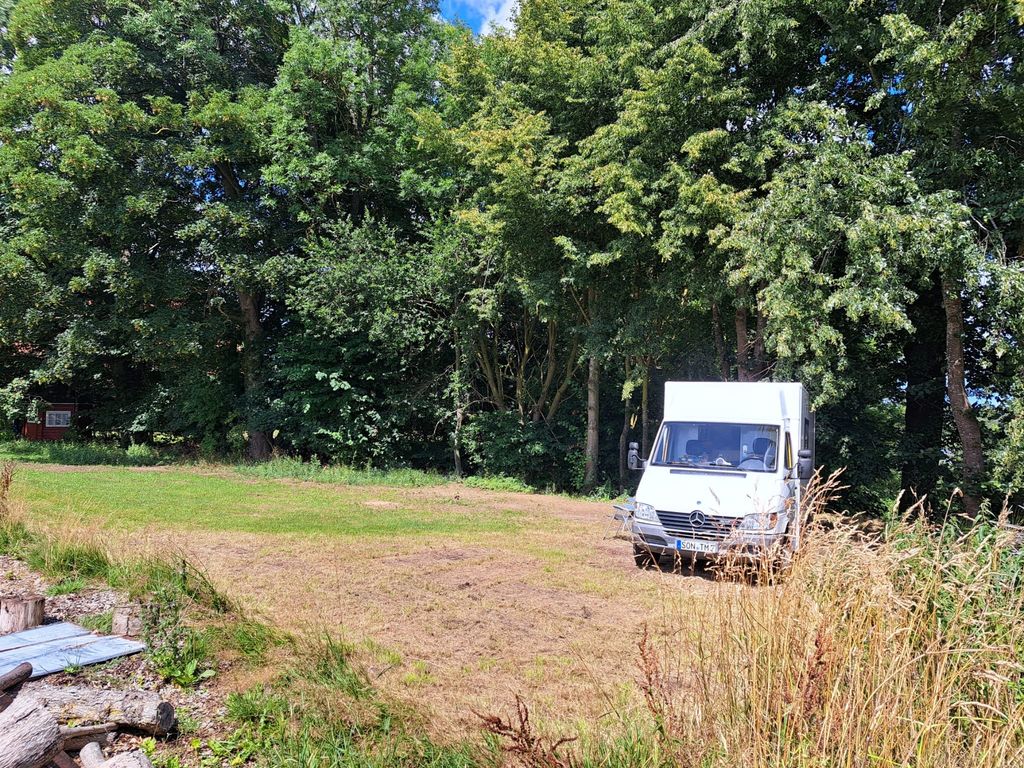 Süseler See: Hof Stellplatz nahe der Ostsee