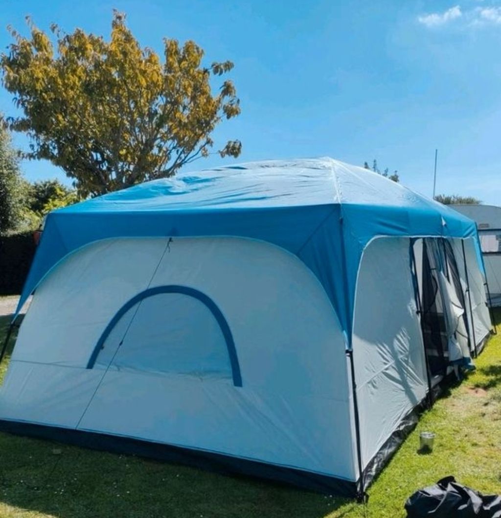 Family Nature Tent on the Alpaca Meadow