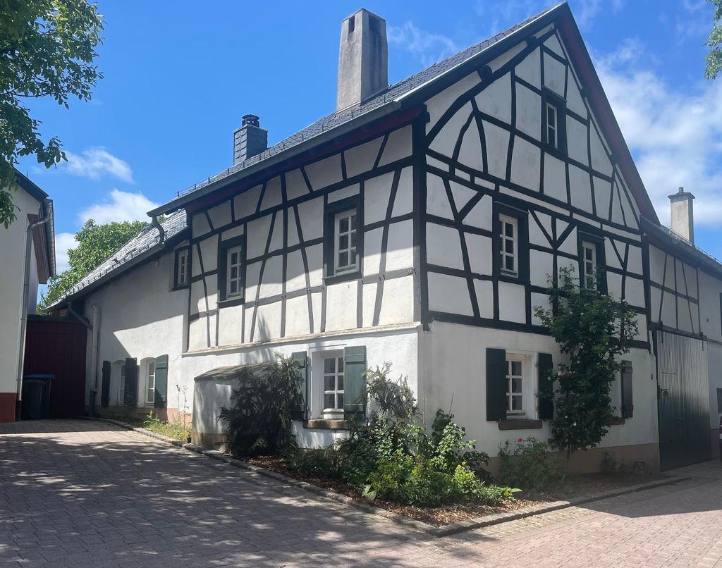 A Garden Oasis & Idyllic Village on the Way of St. James in the Eifel