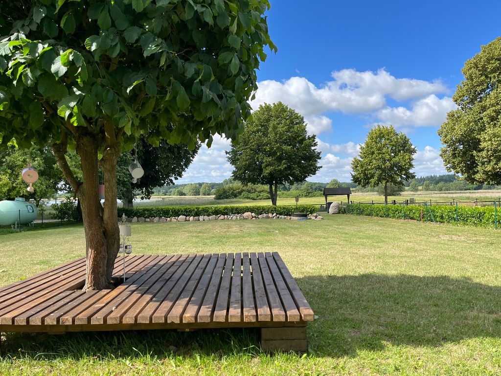 En el campo con vistas a Langenhägener Seewiesen