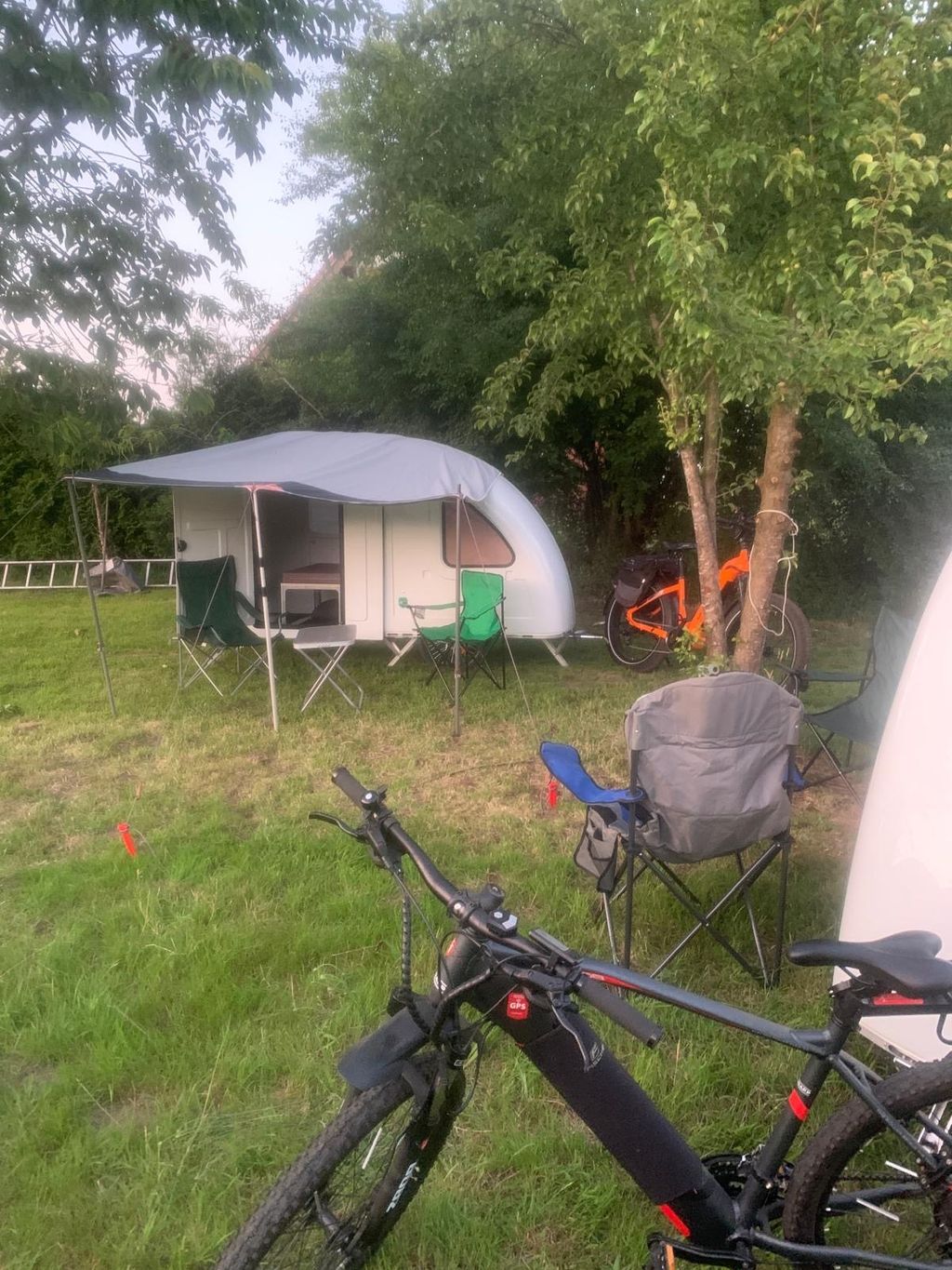 Campen an der Grünen Grenze beim Komiesenpatt