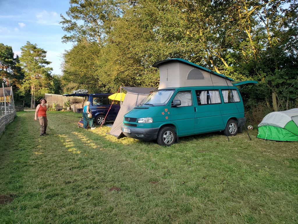 Experiencia en la naturaleza - acampada en la granja