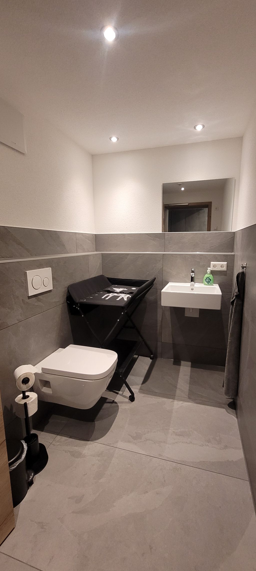 2. Toilettes + table à langer pour nos campeurs