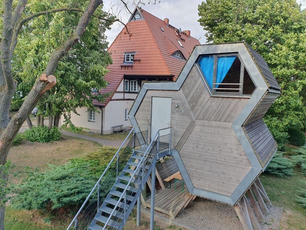 Wabenhaus Baumhaus- nur 800 Meter zur Ostsee