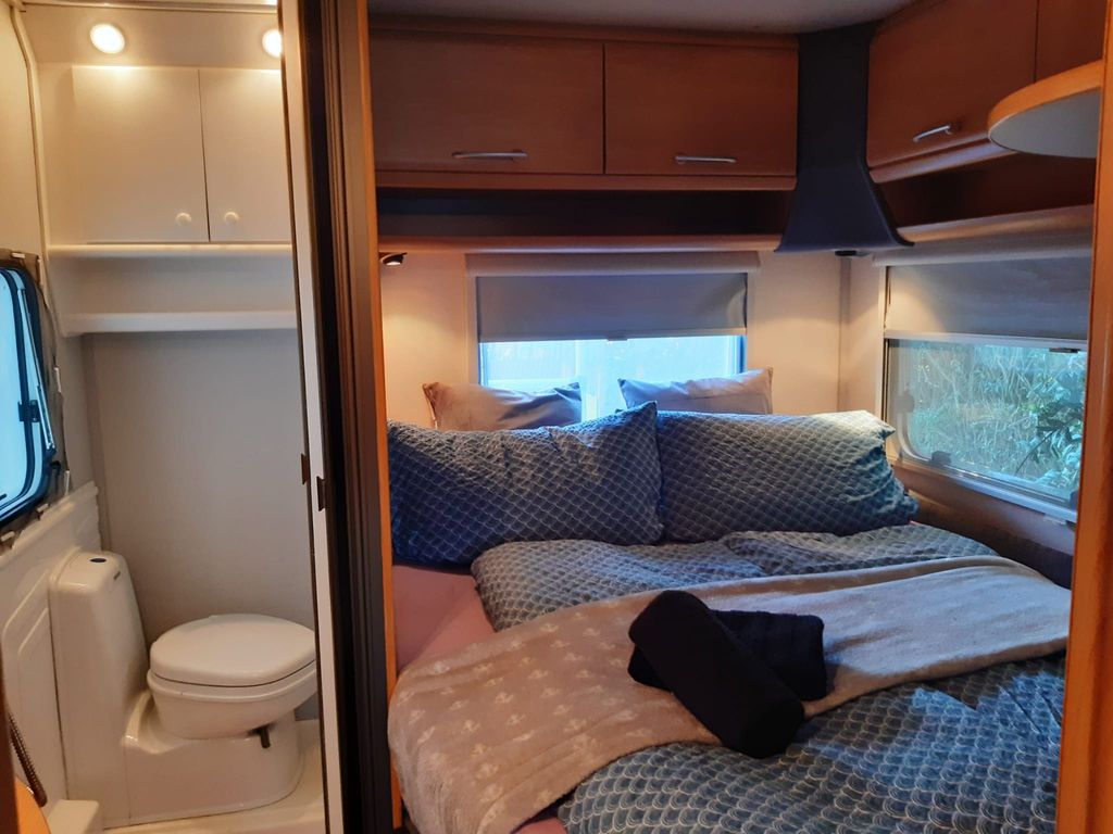 Vacaciones en una caravana con SPA privado en la granja