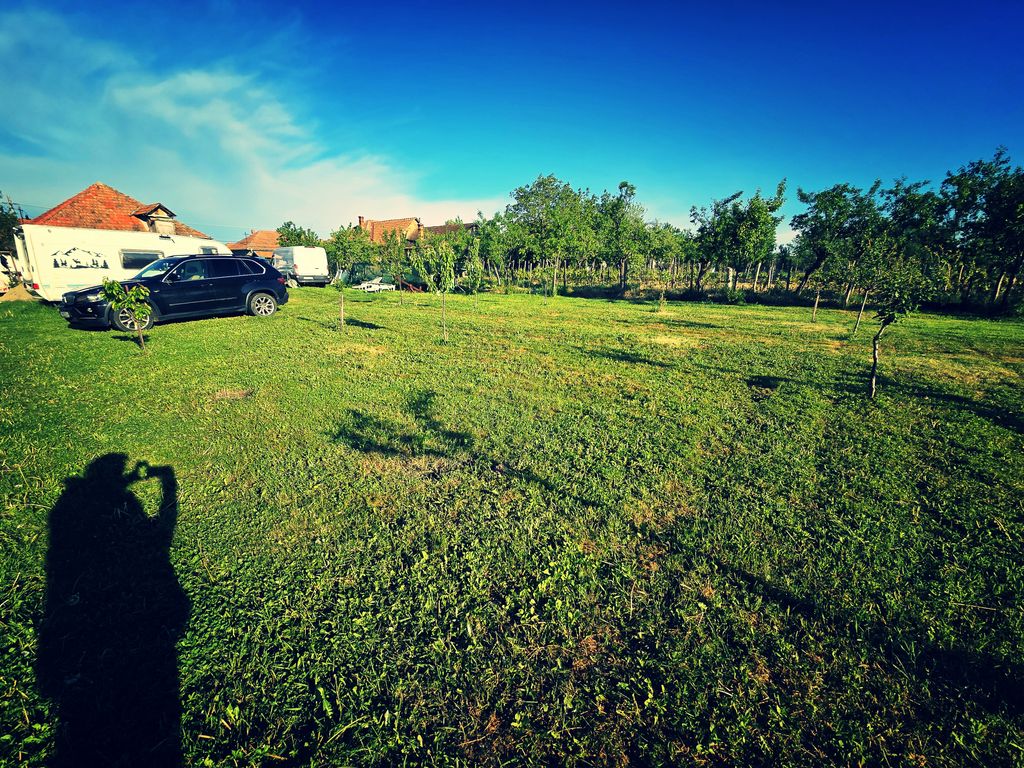 Disfrutar de Rumanía en un pequeño camping de Busiasch