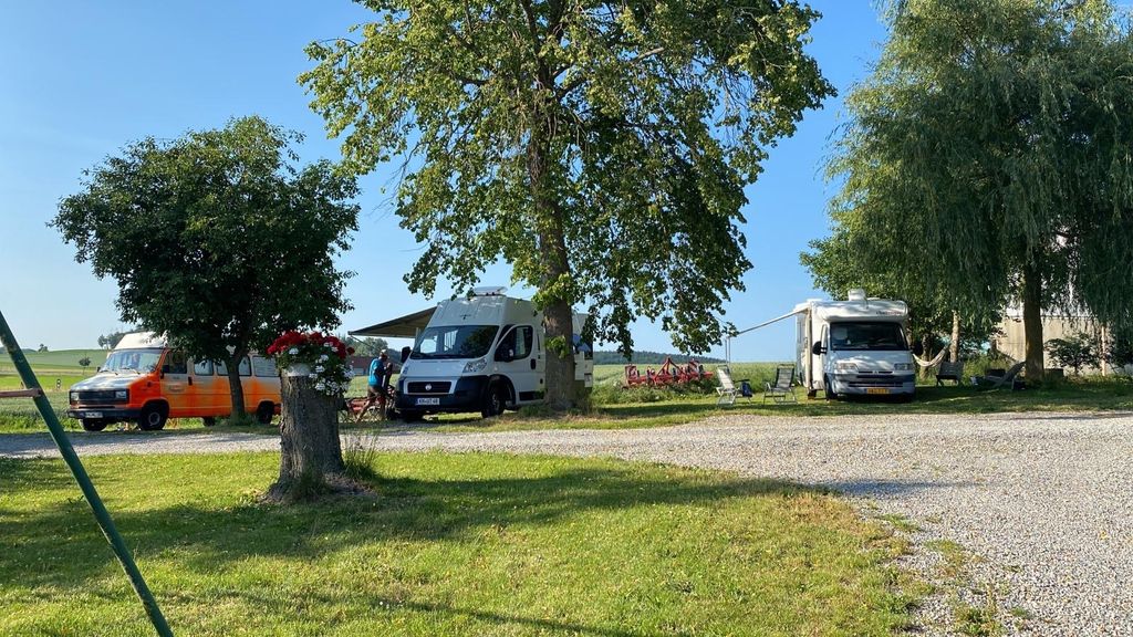Bodensee Nähe: Bauernhof Stellplatz mit Hofladen