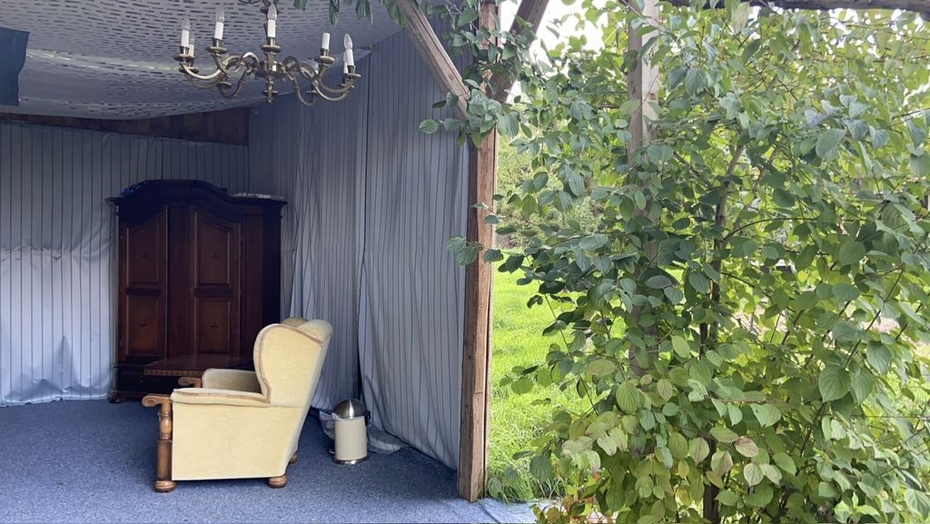 Sleeping in the open stable - pure nature