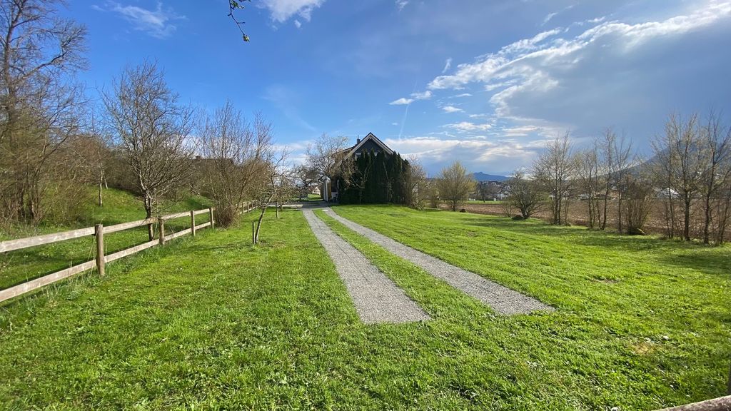 Prairie ensoleillée dans un endroit isolé à seulement 20 min. du lac de Constance