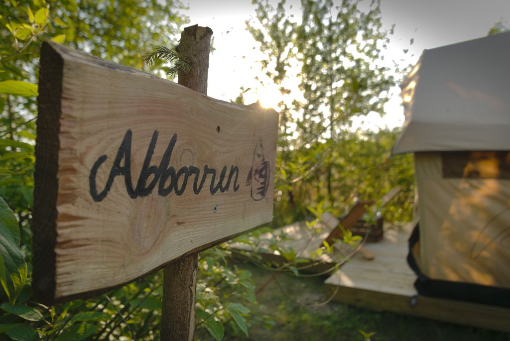 4-Aborren - Tente au bord du lac - Pêche et feu de camp