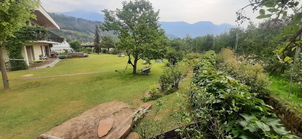 Camper in Meran am Bach