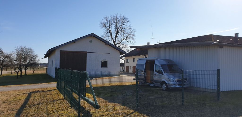 Emplacement à la ferme avec daims et cerfs