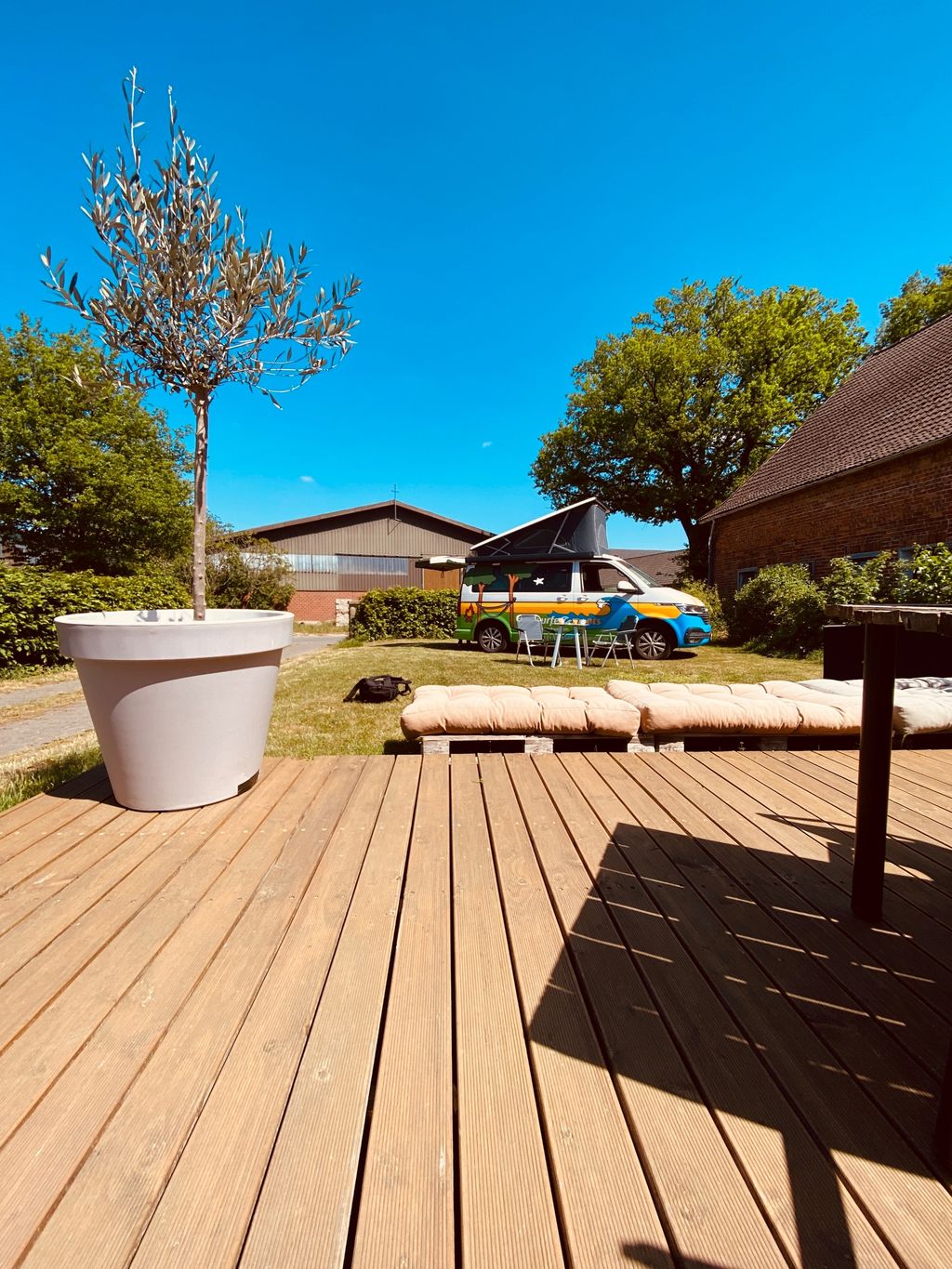 Pradera al borde del campo cerca de la base de Bullikitchen