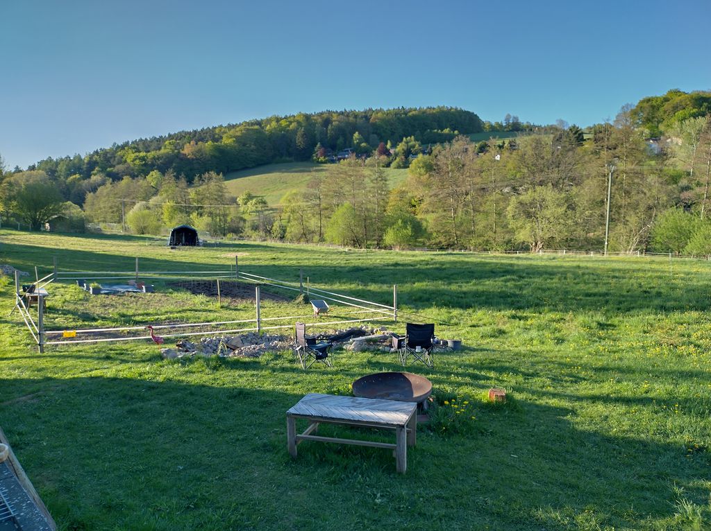 Camping au milieu des moutons : un cadre idyllique dans le massif du Knüll