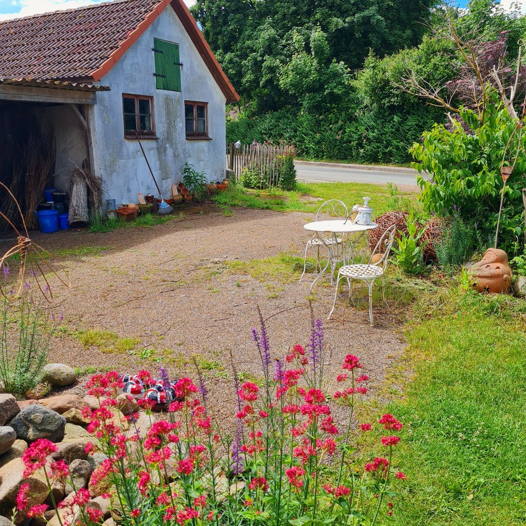 Großer Stellplatz im Paradiesgarten Nähe Zarrentin