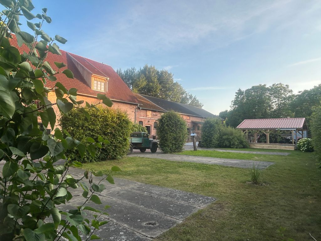 Camper aux portes de la chaîne de montagnes Darß-Zingster-Boddenkette