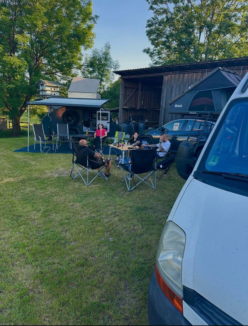 Camp in Bavaria with beer garden at the deer enclosure