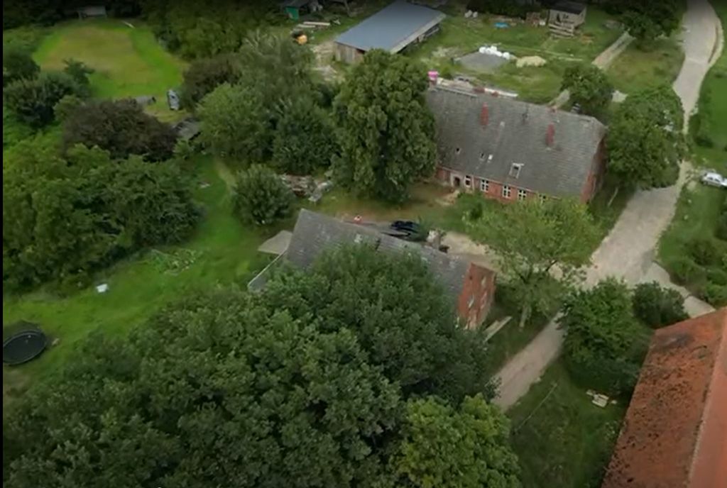 Ein weiterer Blick aus der Vogelperspektive auf die Wiese