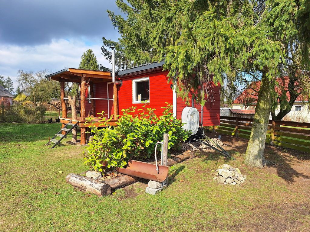 Casa minuscola "Ab-Hänger" in campagna vicino agli animali