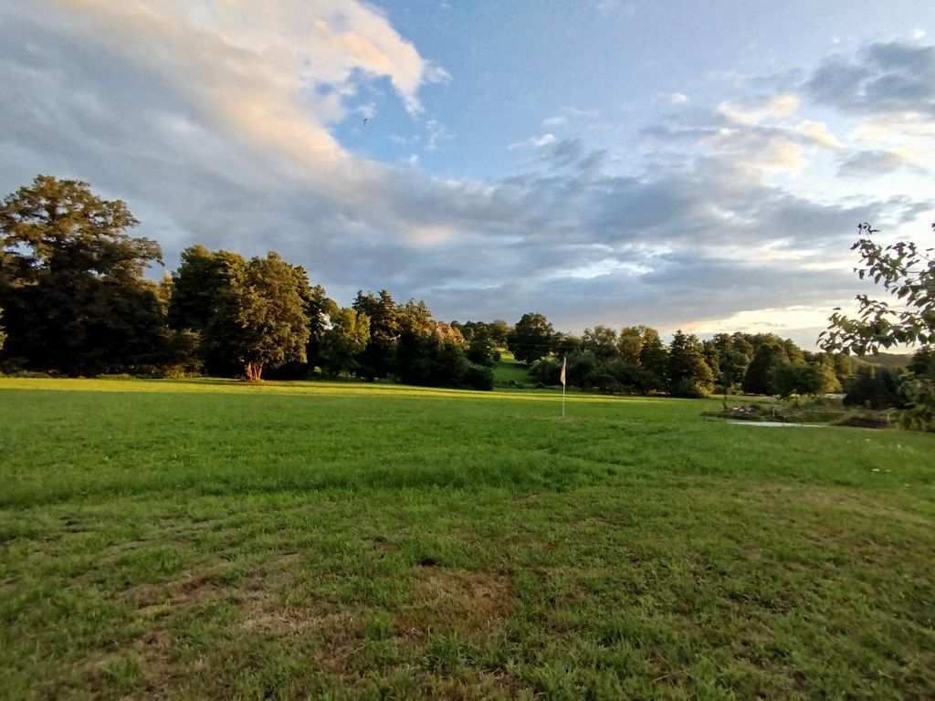 Stellplatz auf Wiese nur 5km von der A3