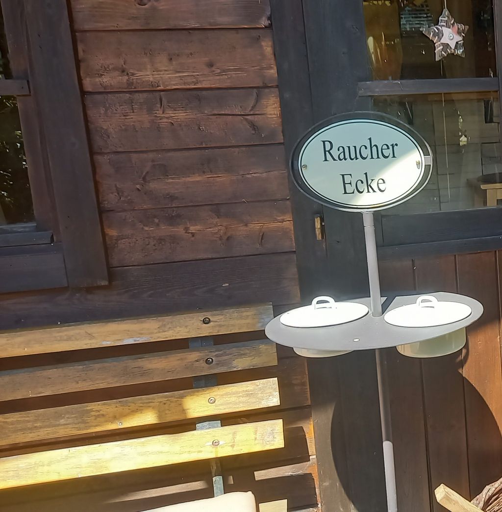 Stellplatz am Weg nahe Biggesee mit Sauna & Hütte