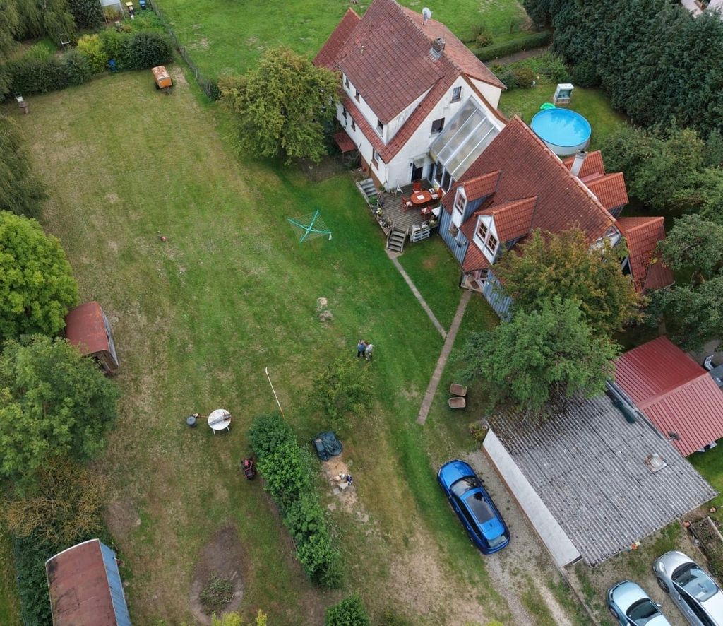 Vista sull'Hutzberg con area barbecue e piscina estiva
