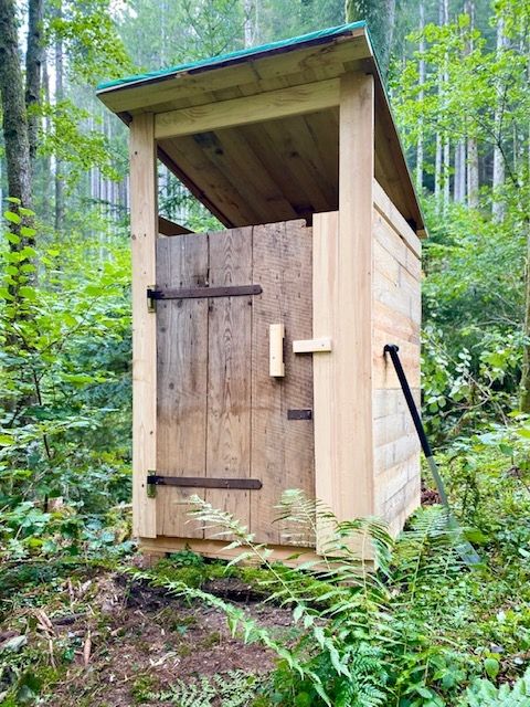 Black Forest Idyll: Self-Sufficient Forest Cabin in a Clearing