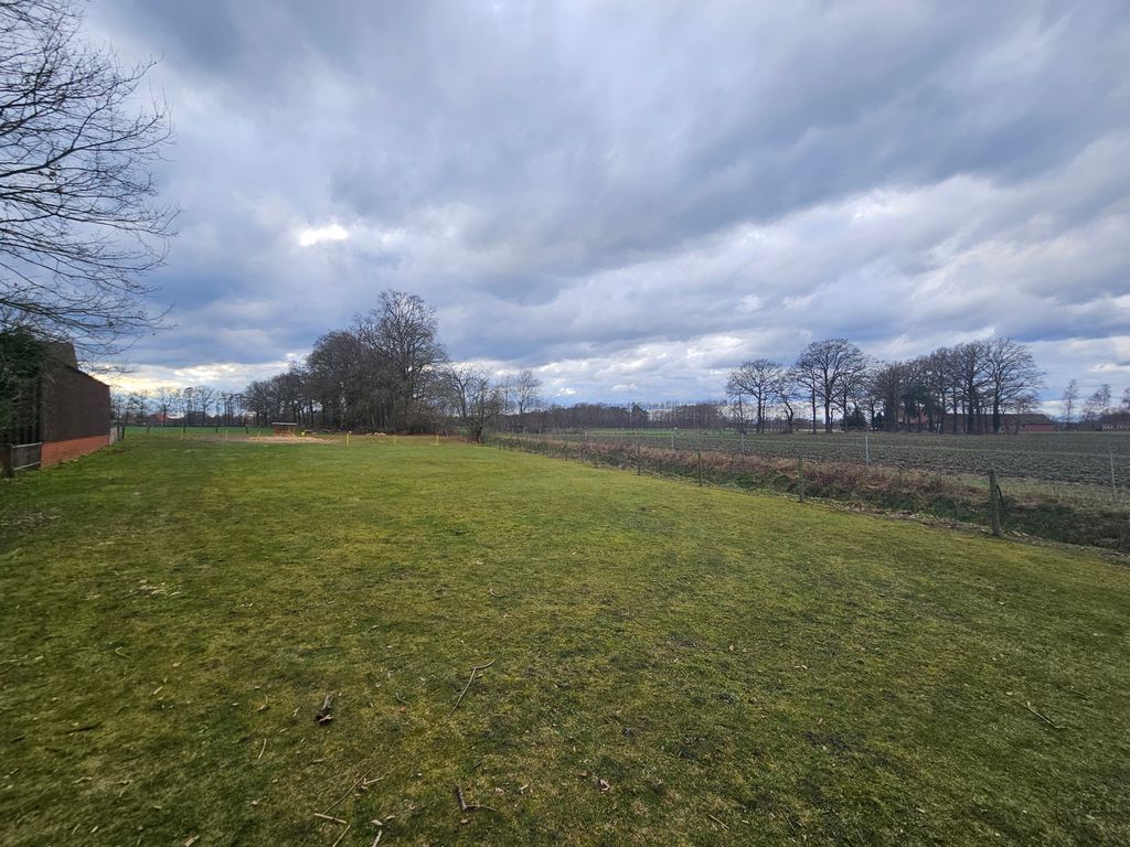 Ruhiger Stellplatz auf altem Bauernhof